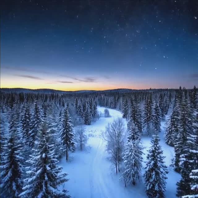 СНЕГ КРУЖИТСЯ.