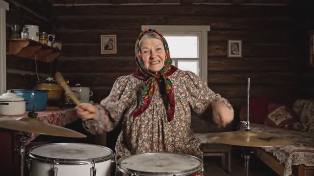  ЭТА БАБУШКА НЕ ДЛЯ СЛАБОНЕРВНЫХ!  ОПАСНЫЕ ПРИКЛЮЧЕНИЯ НА ПЕНСИИ!   СМЕХ ДО СЛЁЗ!