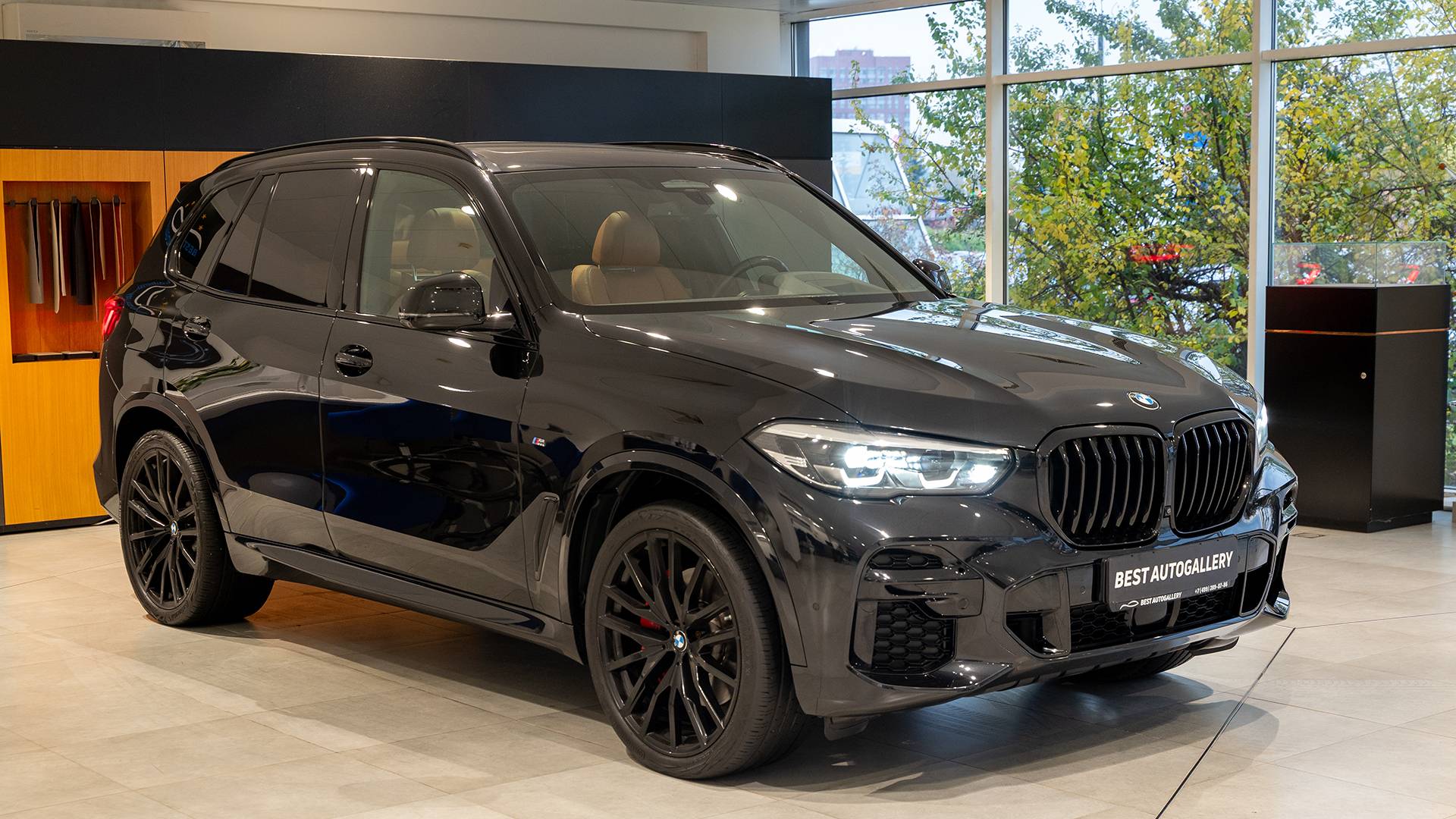 BMW X5 2022 г.в. (салон Vernasca Cognac) уже в наличии в Москве