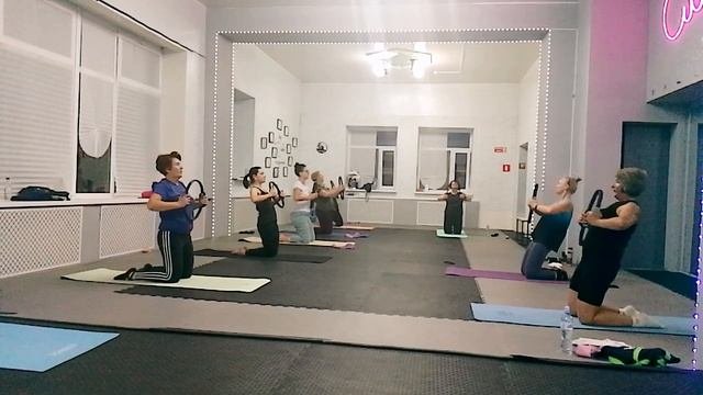 Тренировка с изотоническим кольцом  Magic Circle