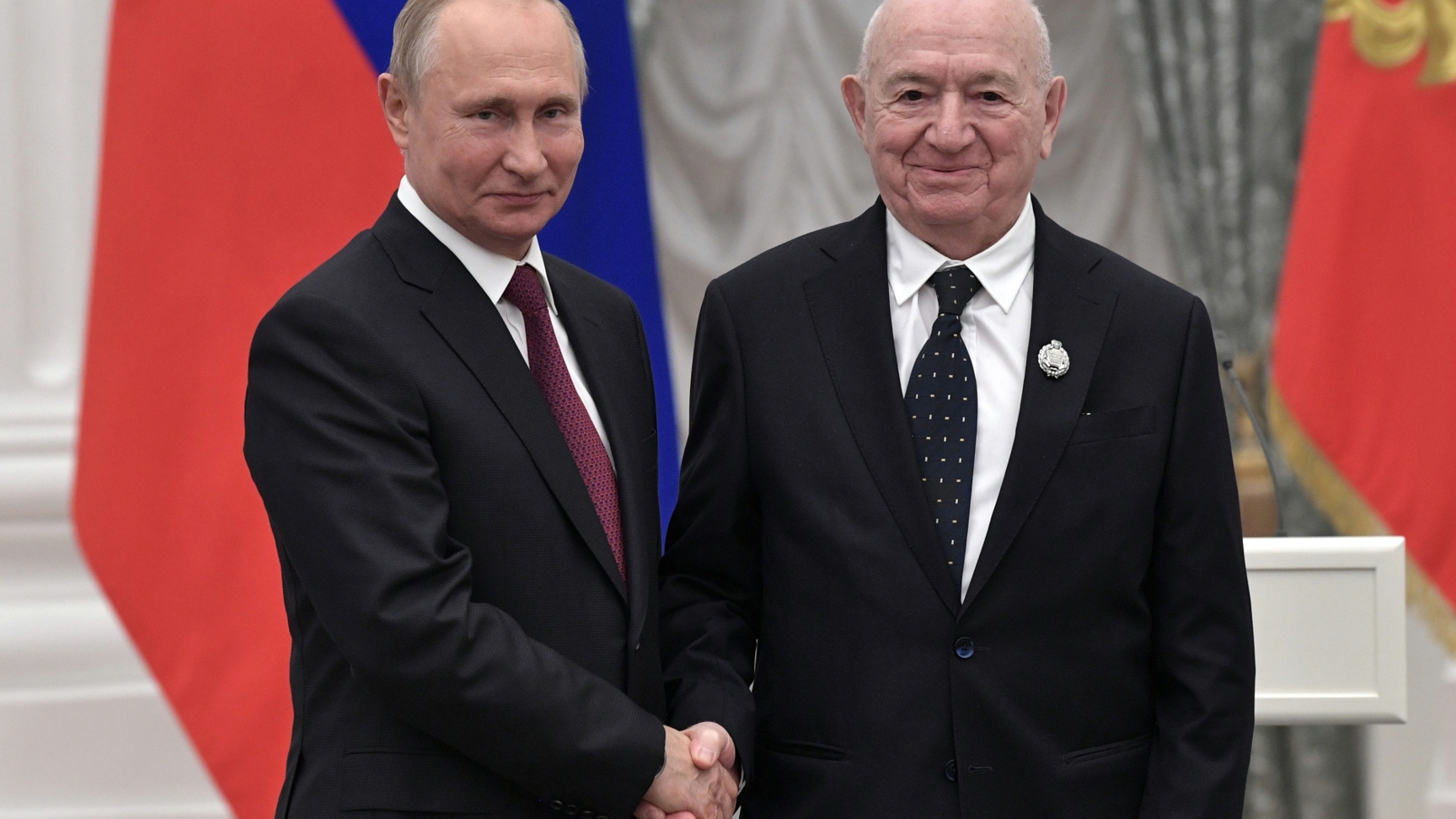 Путин присвоил, звание Героя Труда, РФ, легендарному футболисту Симоняну