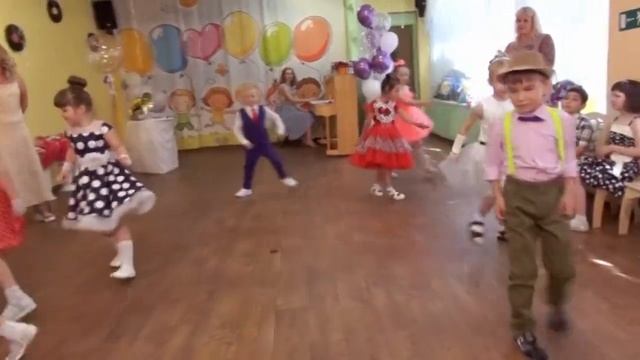 2021 год танец Сосед гр Одуванчик