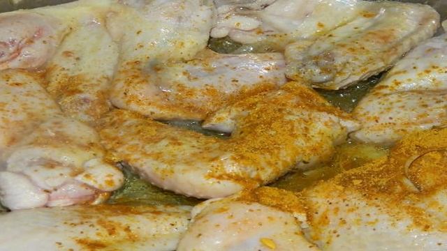Курица в духовке с рисом