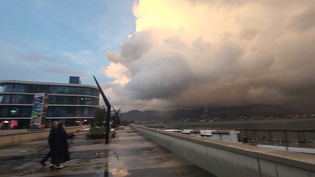Тучи, тучи  собрались в кучу.  Новороссийск.