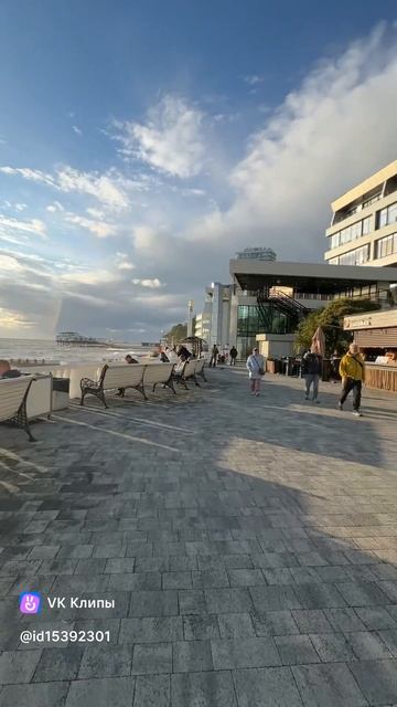 Море в Сочи штормит но так красиво 😍