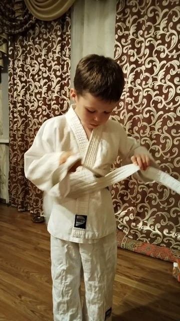 Учимся завязывать пояс на кимоно  рукопашный бой .mp4