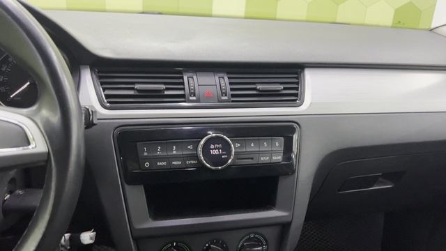 SKODA RAPID XW8AG2NH4GK113303