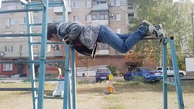 Построил секретную комнату от своего друга!