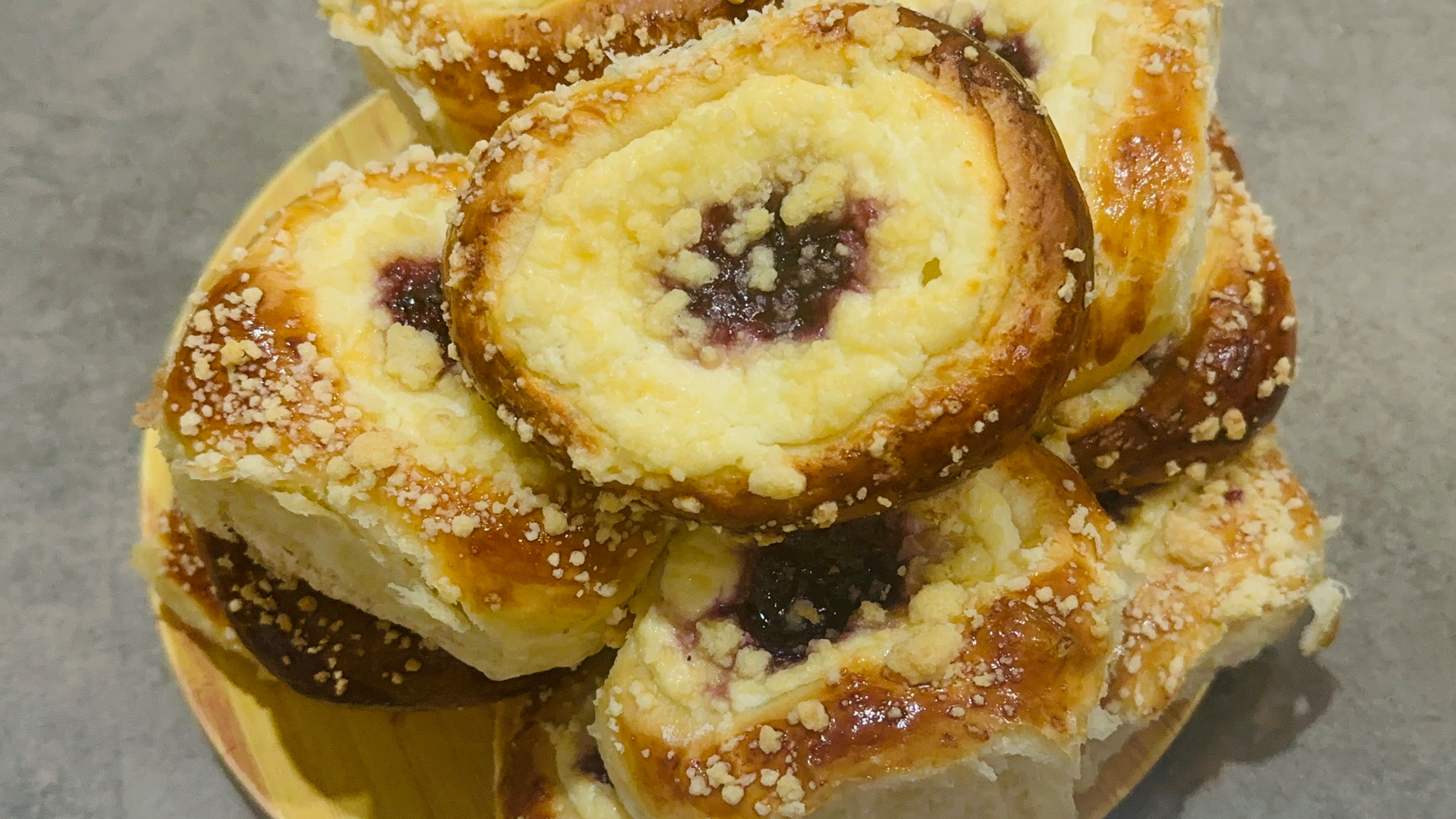 Дрожжевые булочки в духовке / Булочки из дрожжевого теста на молоке + рецепт дрожжевого теста