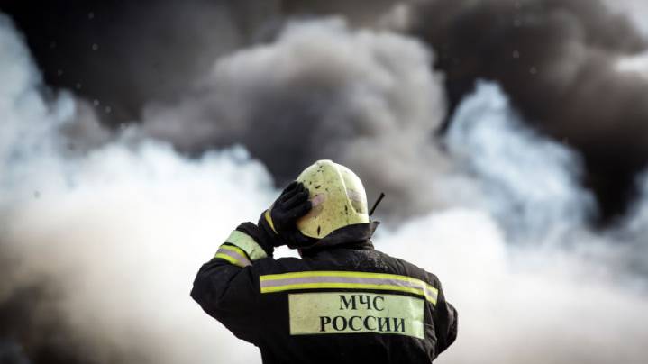 Сотрудники МЧС остановили распространение огня при пожаре в Муроме