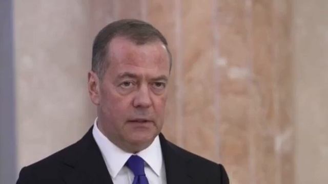 Медведев поблагодарил КНДР за подвиг корейских военных, помогавших России громить врага в Курской