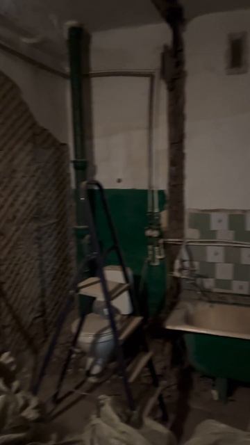 Двенадцатый день - демонтажные работы в «Сталинке» #сталинка #ремонт #сталинкаремонт #старыйфонд