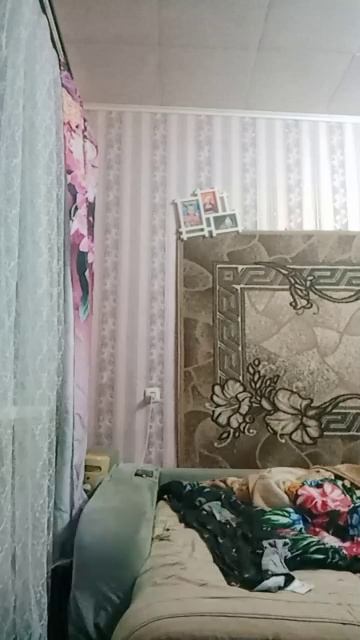 е