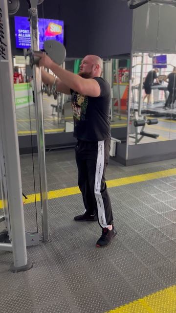 Силовой суперсэт на руки