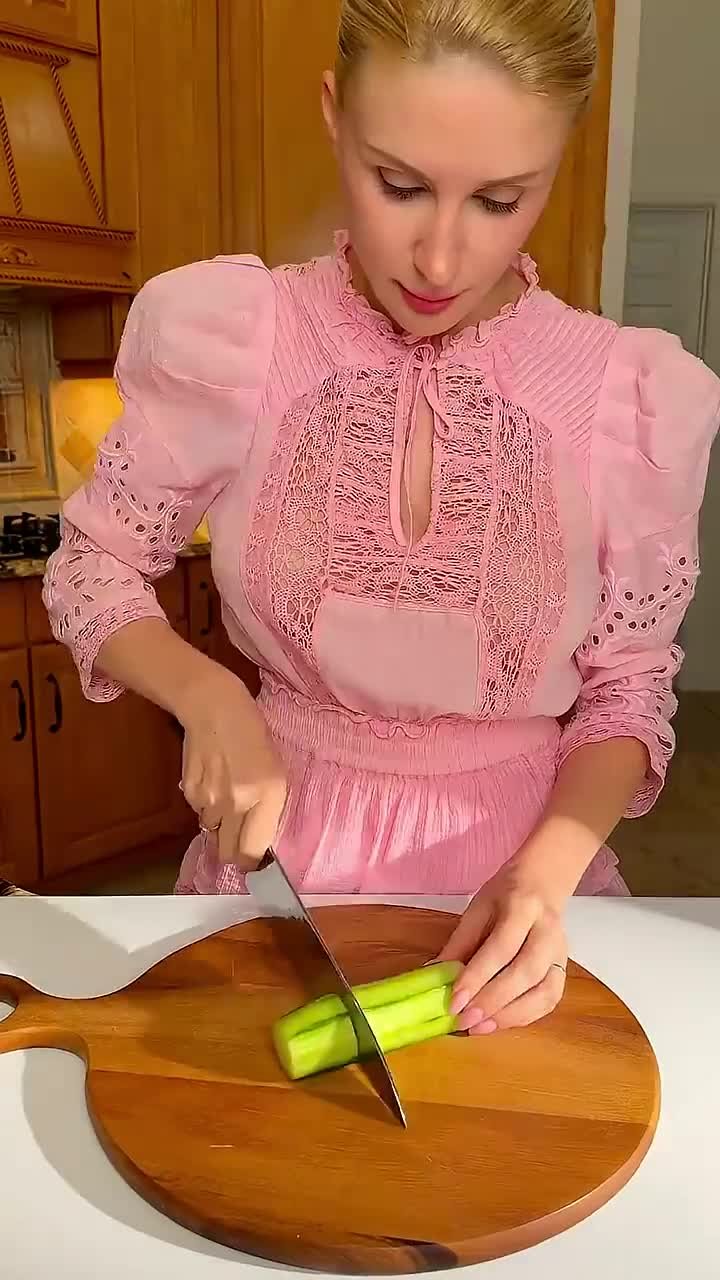 🌸 Skin Glow Beet–Apple Juice (Skin & Energy Boost) 🥒🍏