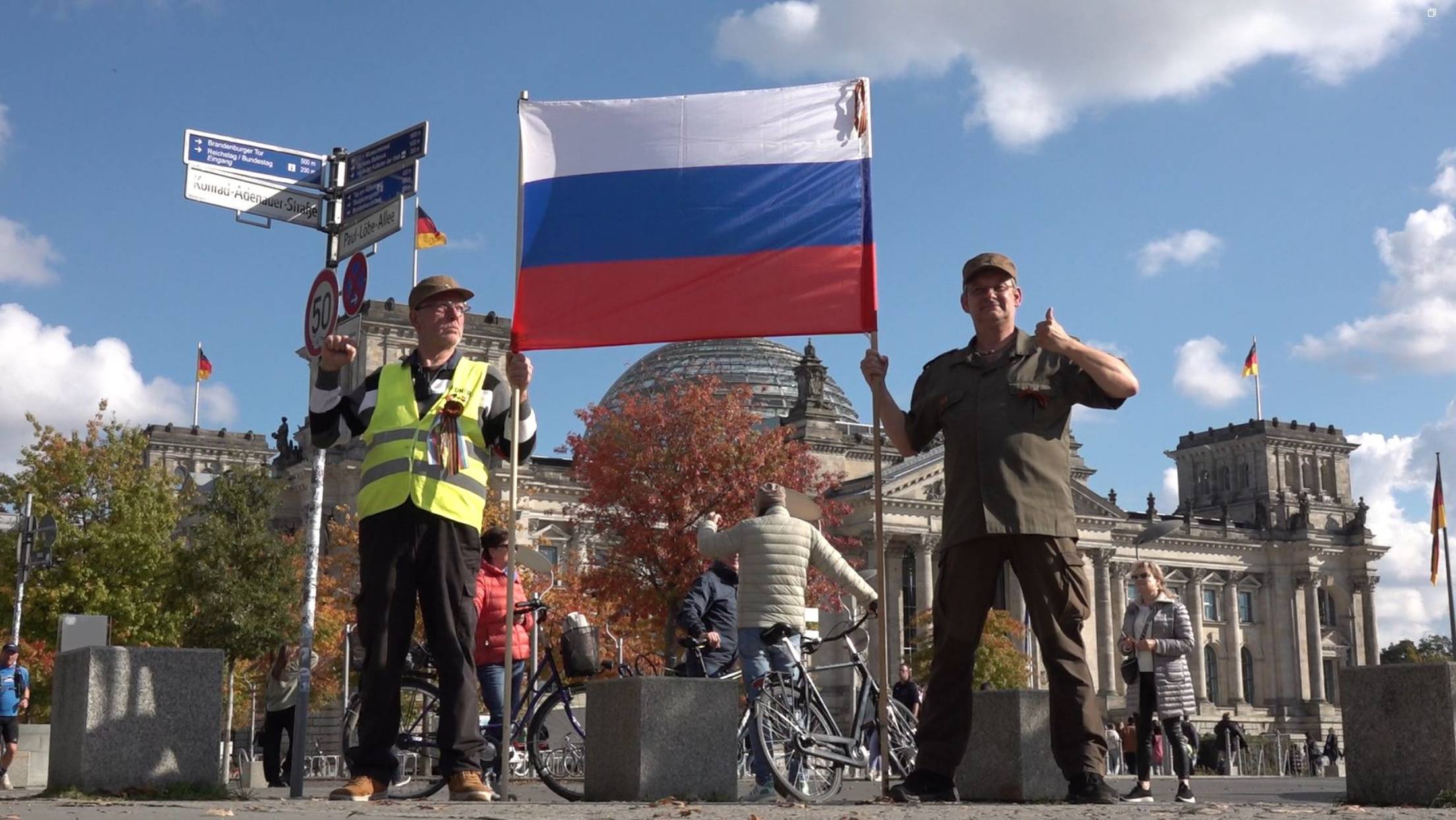 Russische Nationalhymne - Berlin 3. Oktober 2025