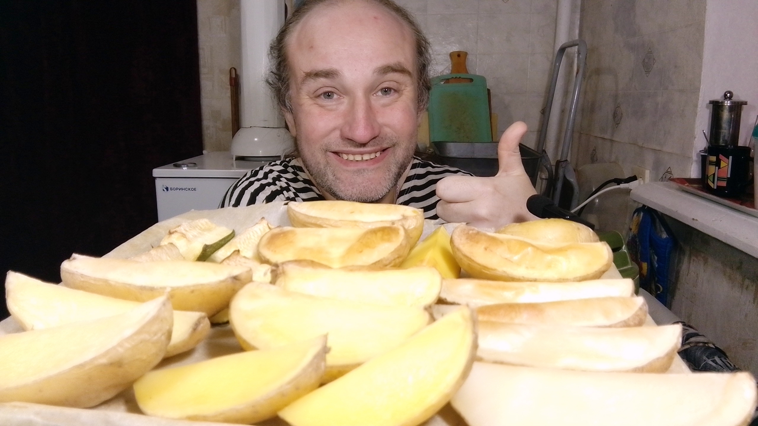 обед с Рыжулей. картошка запечённая в духовке. мукбанг. обжор. еда на камеру. диета. шизофрения.
