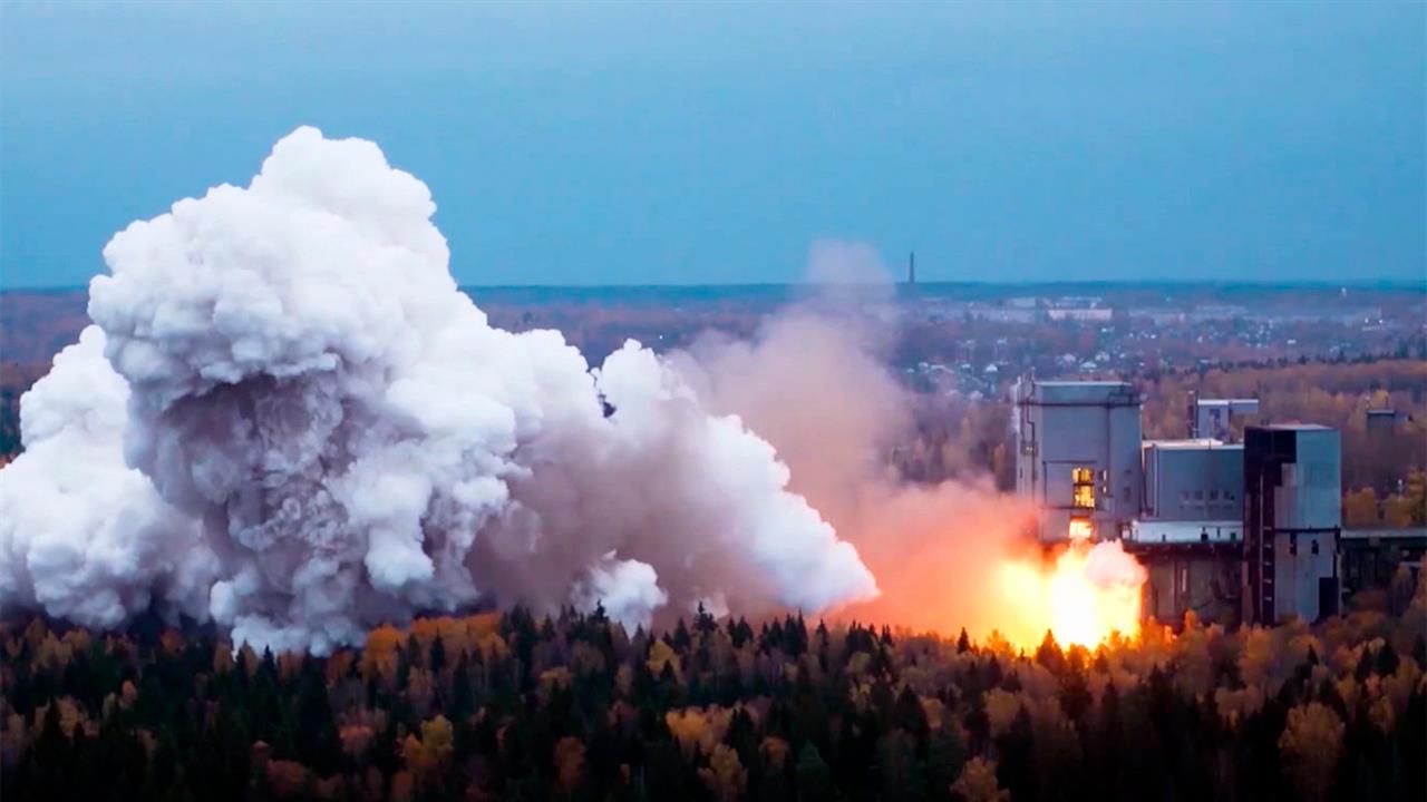 Роскосмос успешно провел наземные огневые испытания первой ступени новой ракеты 