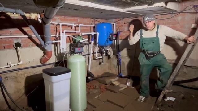 Познавательное видео о установке фильтра для воды в подвале жилого дома
