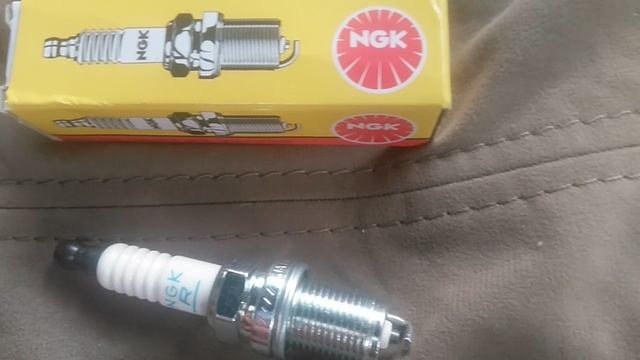 Комплект свечей зажигания NGK 3783 BKR6ES