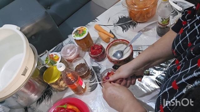 влог..солю капусту и перчик