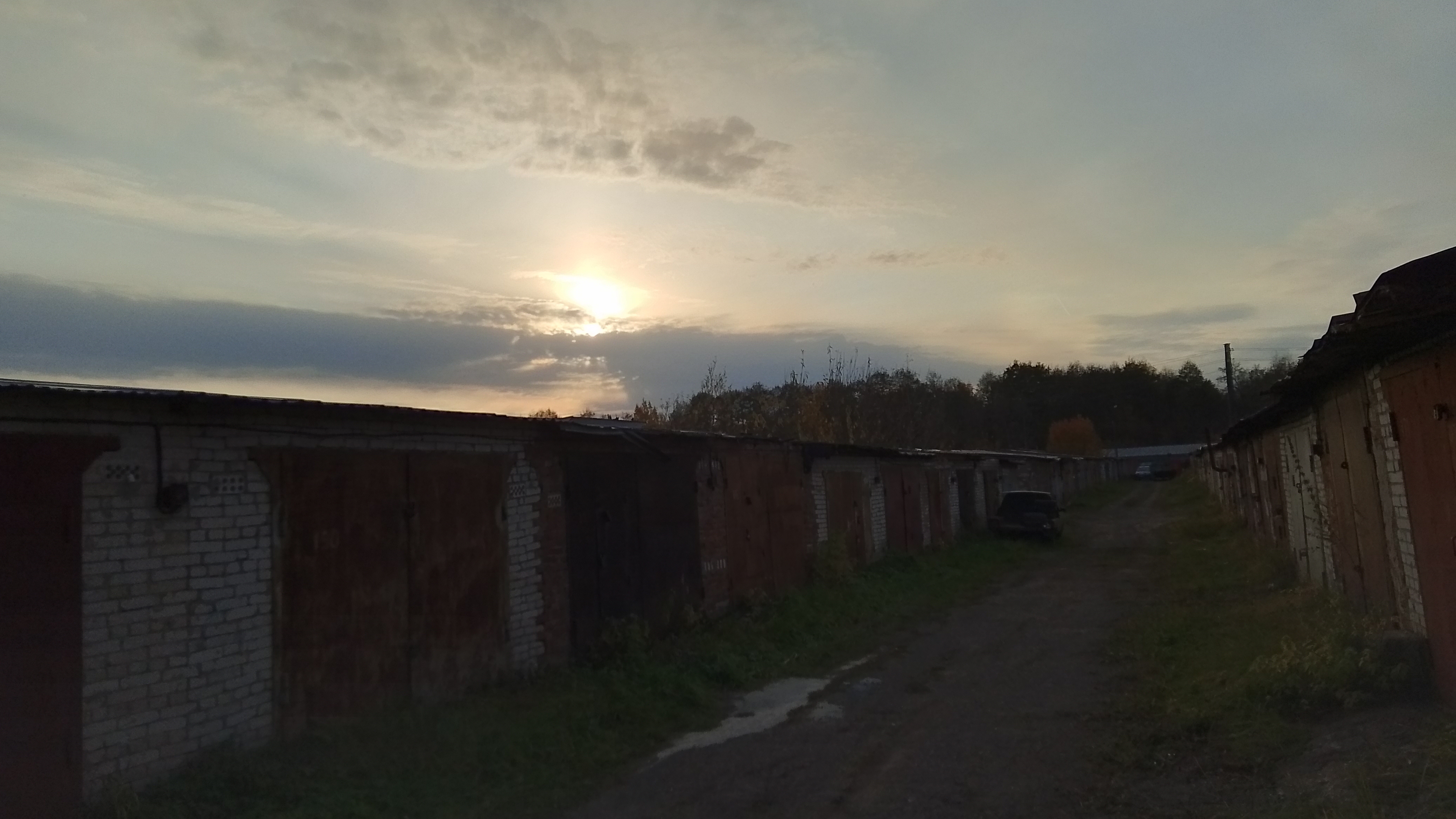 Октябрьская ночёвка в гараже.