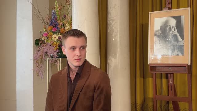Севастьян Смышников, преподаватель и выпускник школы Олега Табакова,рассказал как поступить в школу