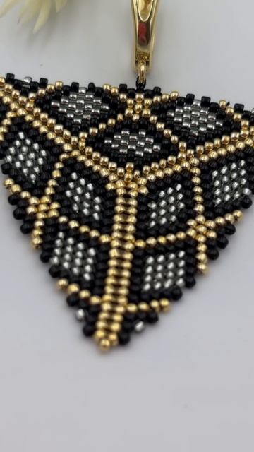 Серьги из бисера, кто хочет себе такие?