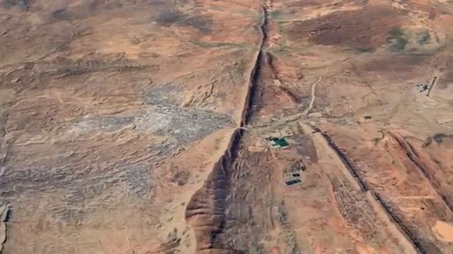 Город в самом центре Австралии который вышел из под контроля