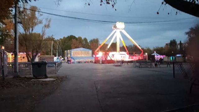 Влог / 10.10.2025 / Сходили в Парк Гагарина: прокатились на колесе обозрения и на аттракционе