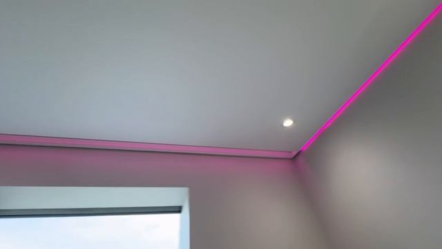 ЖК «Level” Причальный. Натяжные потолки с полупрозрачным засветом