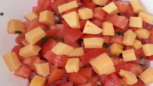 Курица в духовке с помидорами