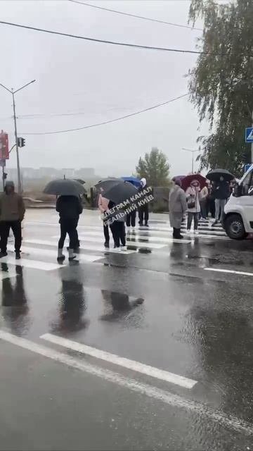 🇺🇦🏴⚡Киев вторые сутки без воды, люди начали перекрывать движение на улицах