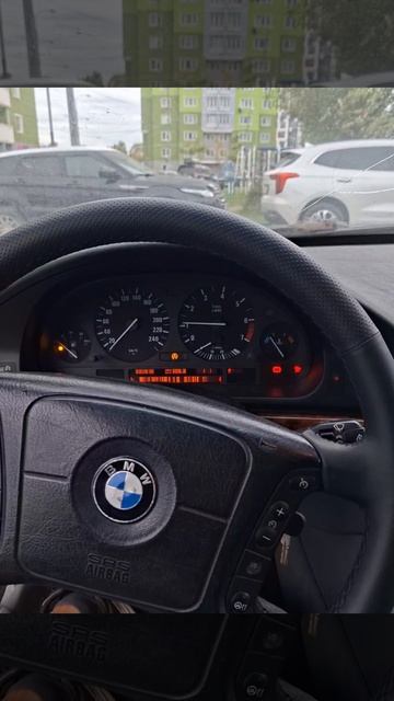 BMW 528i