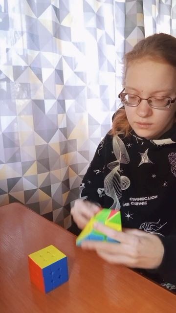 Сборка кубика 3 на 3, пирамидки #инвалидпозрению ,
#кубикРубика