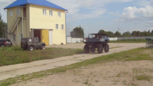 Эх железные колеса! По бетонке мимо нас.