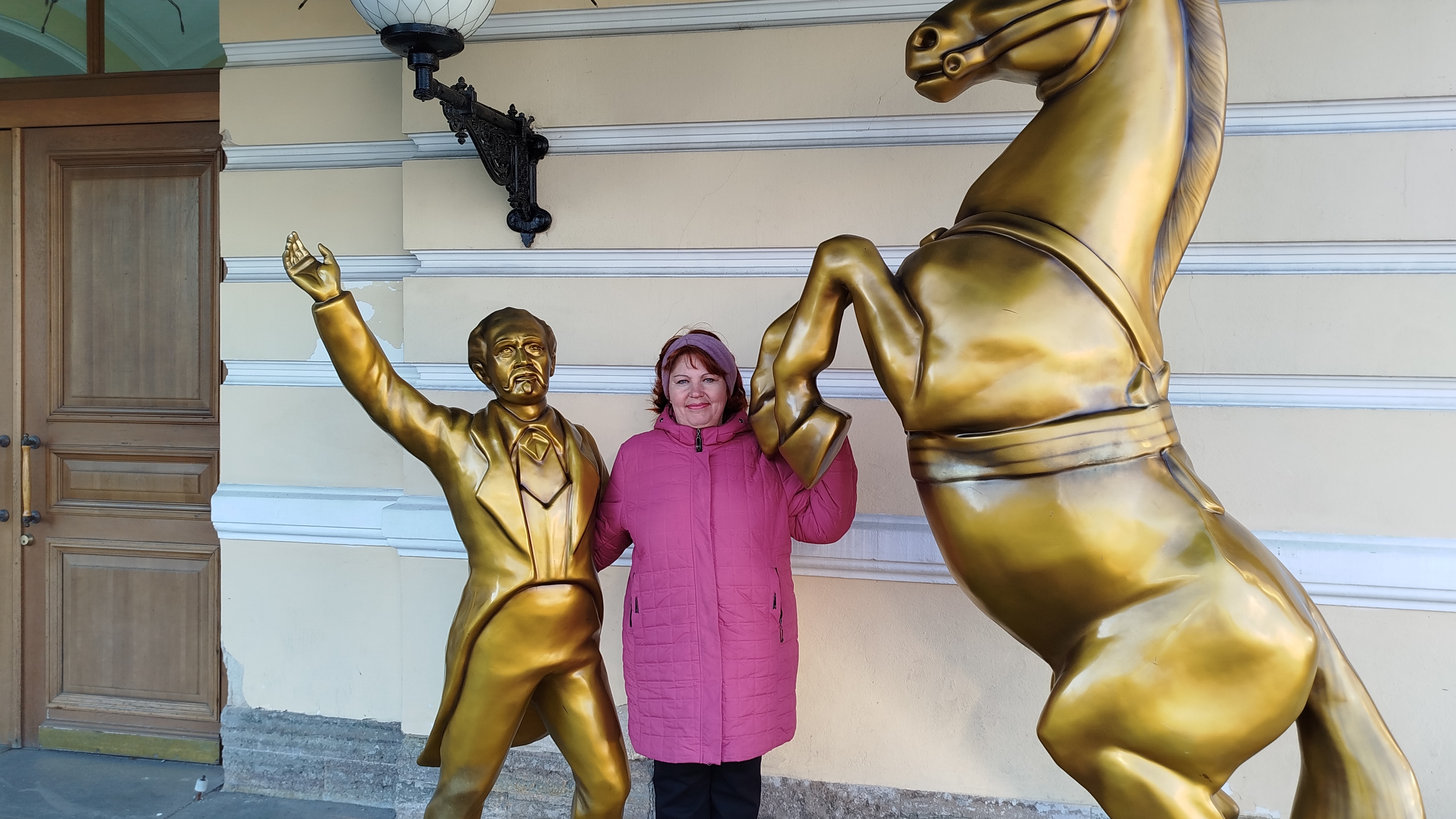 Витрины Невского проспекта в Питере.