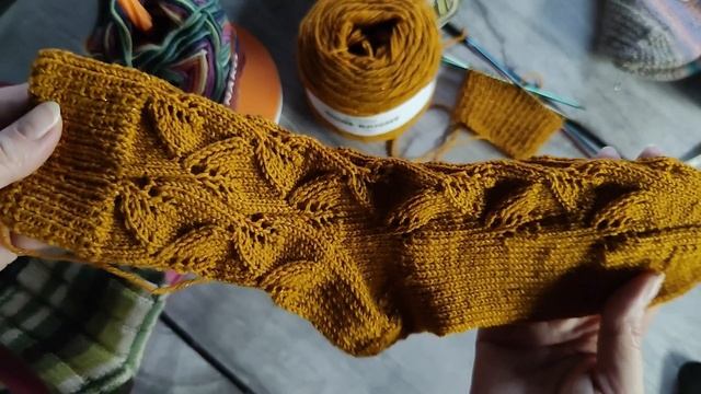 #носкиизоднойрасцветки Сентябрь 🍁🍂🍁🧶🧦