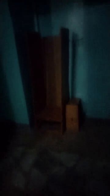У нас подъезде начали кидать слрмоный шкаф