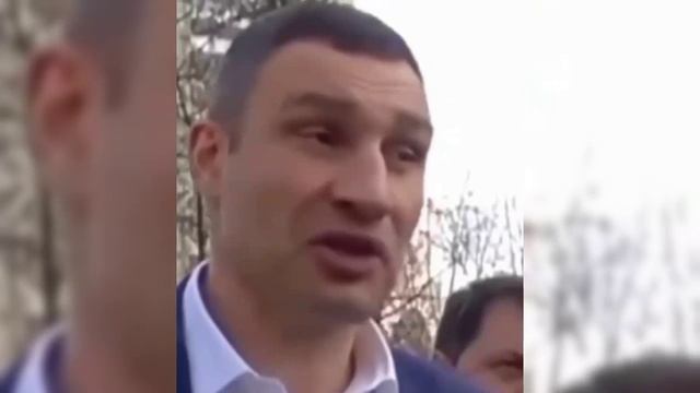 Жители куива в отсутствии воды после ударов перекрывают автодвижение...