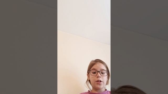 открываю пакетик бумажки первая часть потому потому что видео прирвалось на питнацотой минуте