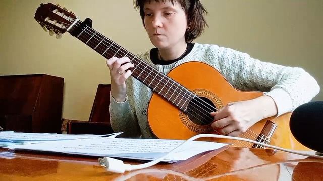 Листья жёлтые над городом кружатся