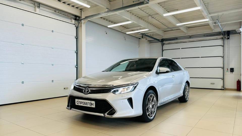 Toyota Camry, 2013 год