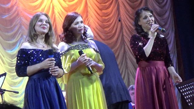 Светлана Артемьева, Мария Чудовская, Светлана Кармалеева - Зорька алая