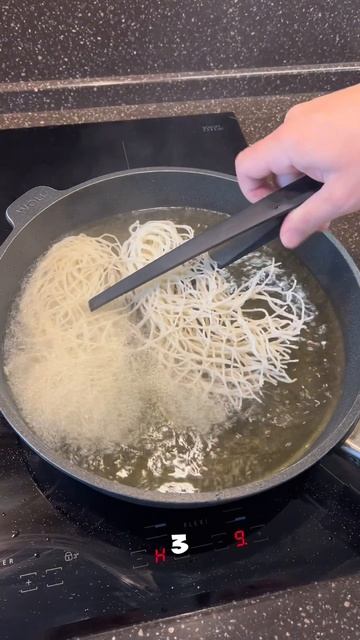 Превратить рисовую лапшу в хрустящие чипсы! Как вам такой тест?