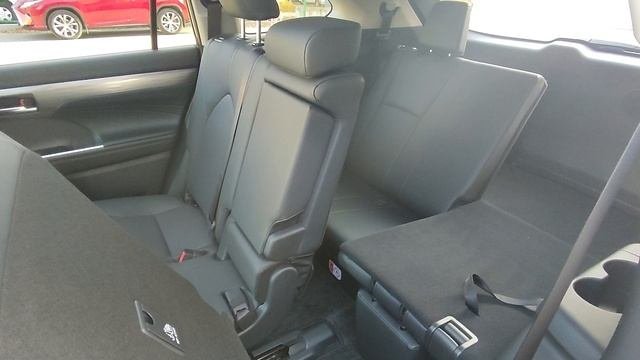 12 октября. В продаже Toyota Highlander