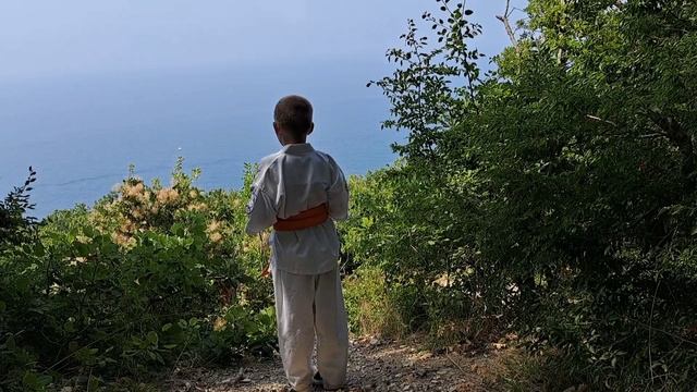 Маленькая гимнастика каратэ киокушинкай. На море