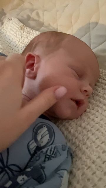 Самое милое видео, которое вы увидите сегодня 💕 Мама будит Макара ☀️