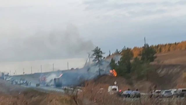 На трассе у Солдатской Ташлы загорелась фура, образовалась пробка