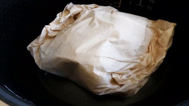 Пряный свиной рулет в мультиварке в пергаменте